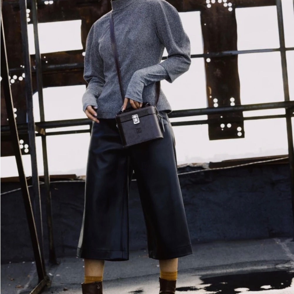 JULIA ALLERT BLACK  VEGAN LEATHER CROPPED TROUSERS